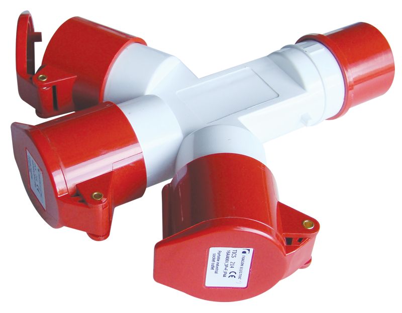Tracon TICS-1024 Ipari elosztó-csatlakozóaljzat 16A,IN 1x3P+E 6h,OUT 3x3P+E 6h,IP44