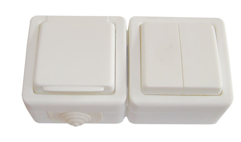 Tracon TR-PHF09 Falon kívüli 2-áramkörös kapcsoló+csatlakozóaljzat,csapos 16A/250VAC,IP54