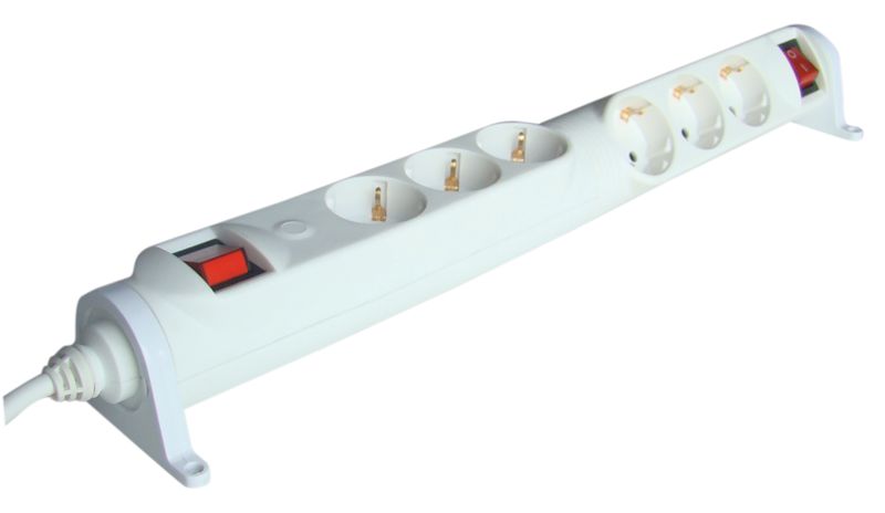 Tracon HRRK3/3 Forgatható-rögzíthető elosztósáv,kapcsolós 2×3×SCHUKO,3m,max.16A,250VAC,3680W,3x1,5mm²,H05VV-F