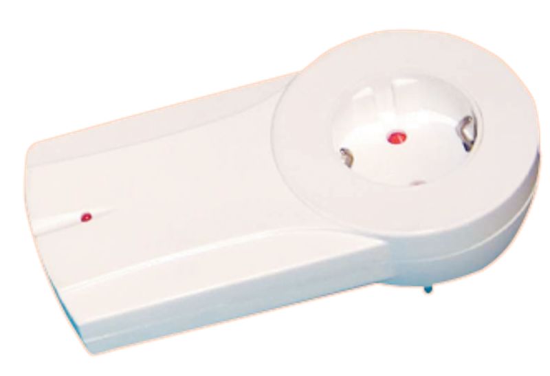Tracon TAVCSA-2F Távkapcsolós csatlakozóaljzat, 5 csatornás, csapos kivitelű 250VAC/3500W