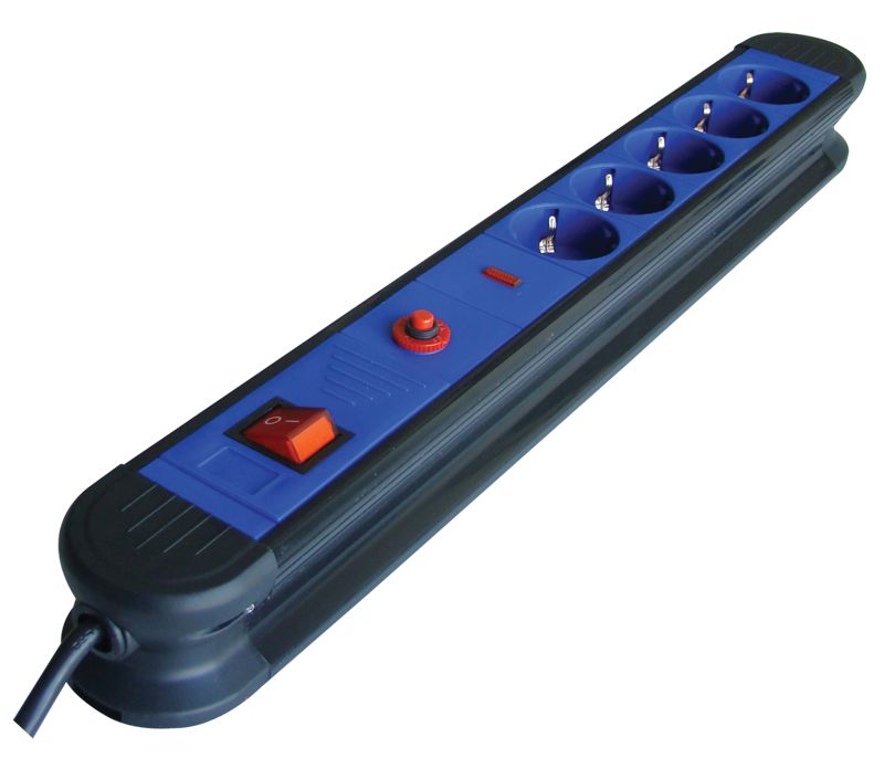 Tracon HKTM5-3M 5-ös elosztó kapcsolóval+túlfesz+túláram védelem 5×SCHUKO,3m,max.16A,250VAC,3680W,H05VV-F
