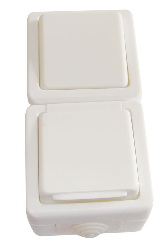 Tracon TR-PHF08V Falon kívüli váltókapcsoló+csatlakozóaljzat,függől.,csapos 16A/250VAC,IP54