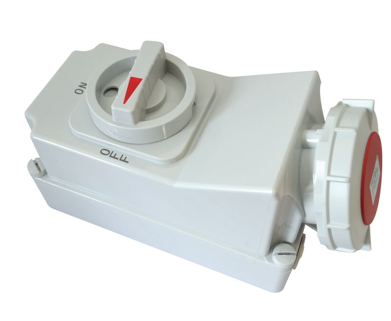 Tracon TICS-1132R Felületre szerelhető ipari csatl.aljzat reteszelt kapcs.-val 16A,230V,2P+E,6h,IP67